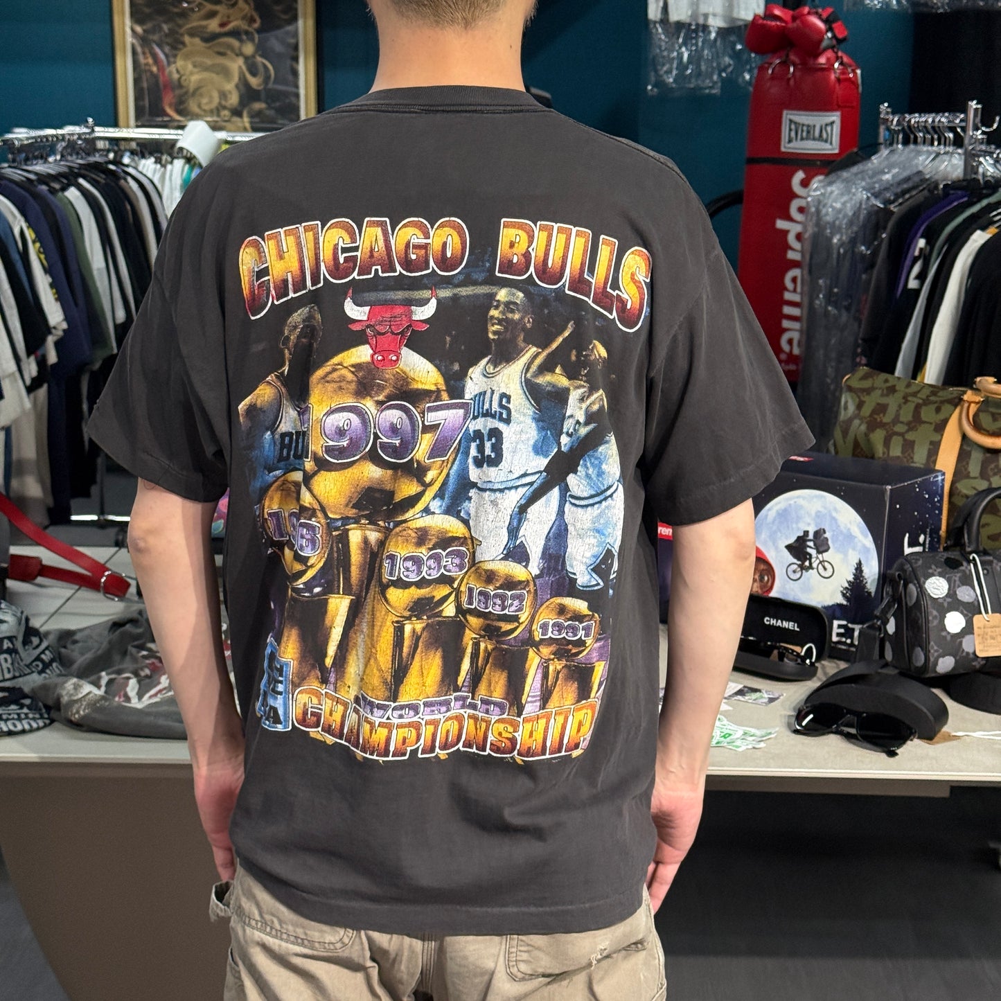【CHICAGO BULLS】シカゴ・ブルズ "1997 NBA CHAMPIONS" 90's Rap Tシャツ