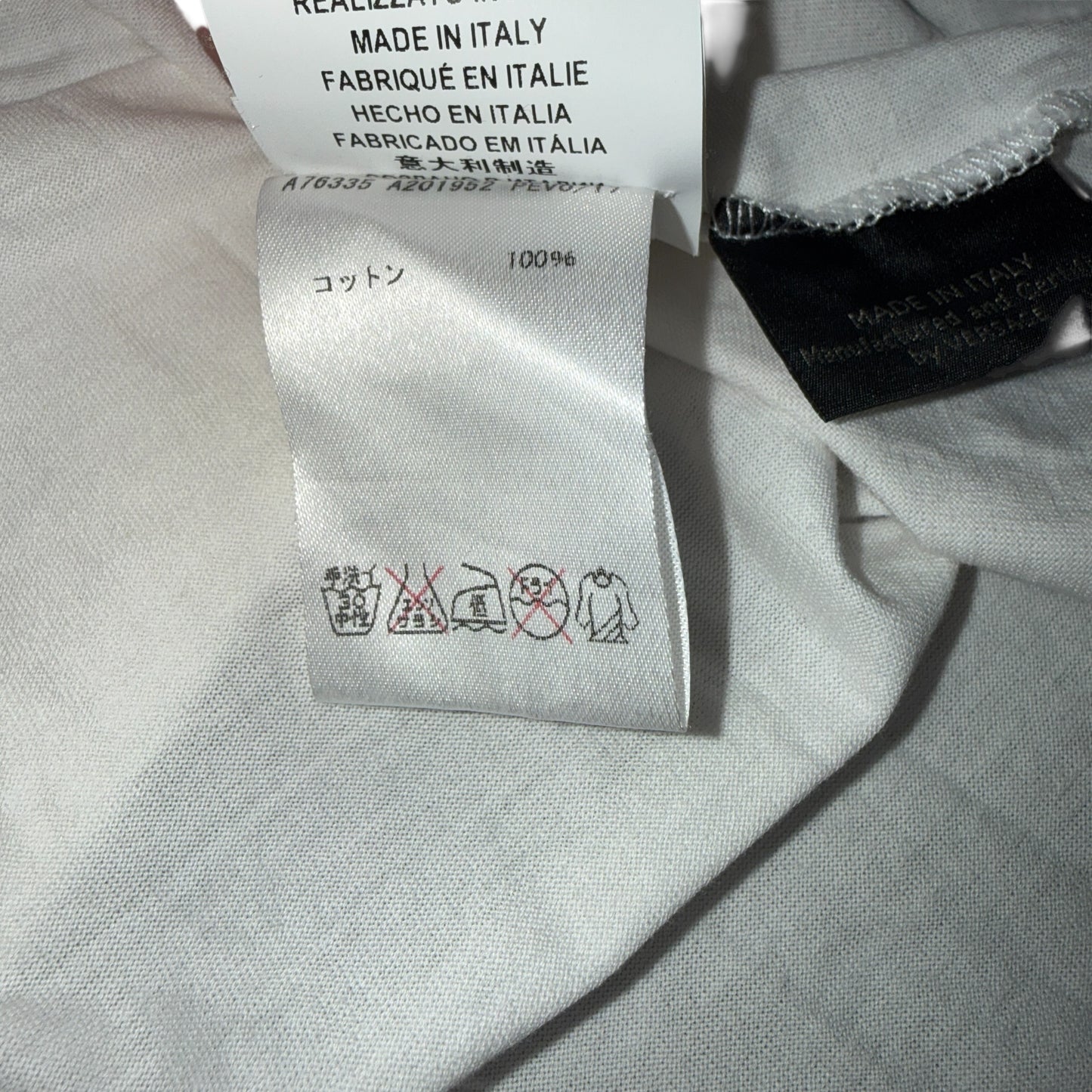 【VERSACE】ヴェルサーチ メデューサ メタリックグラフィック Tシャツ