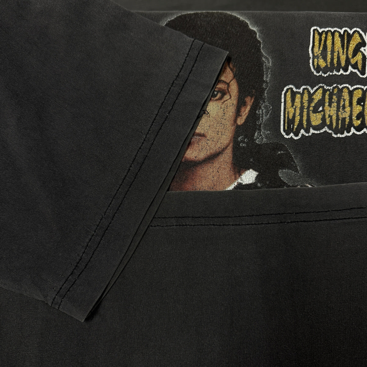 【MICHAEL JACKSON】マイケル・ジャクソン "LEGEND NEVER DIES" Tシャツ