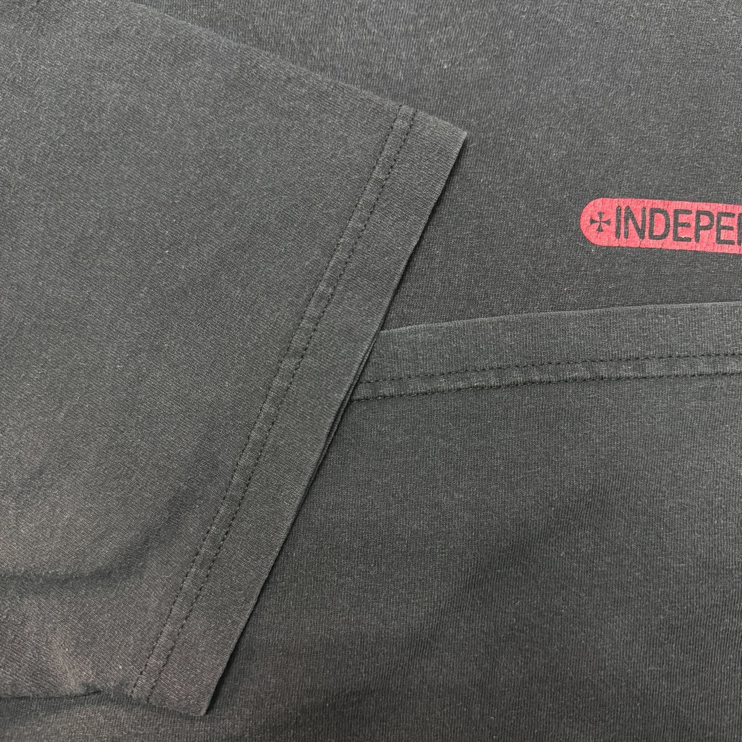 【INDEPENDENT】インディペンデント Bar/Cross Logo アイアンクロス NHSダグ Vintage Tシャツ