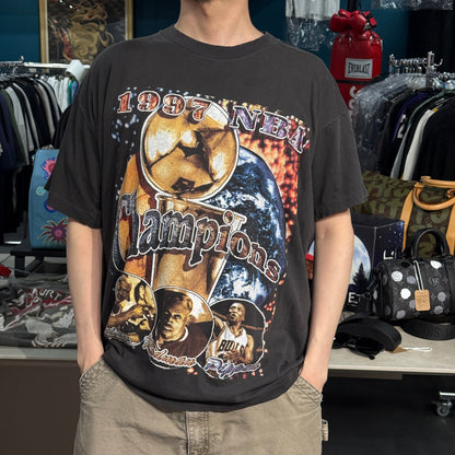 【CHICAGO BULLS】シカゴ・ブルズ "1997 NBA CHAMPIONS" 90's Rap Tシャツ