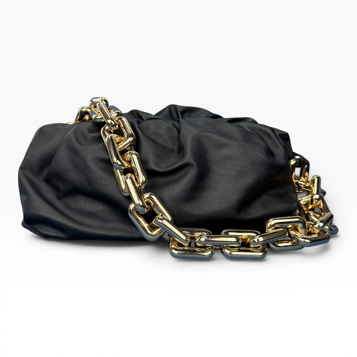 【BOTTEGA VENETA】ボッテガヴェネタ "THE CHAIN POUCH" レザー ショルダーバッグ