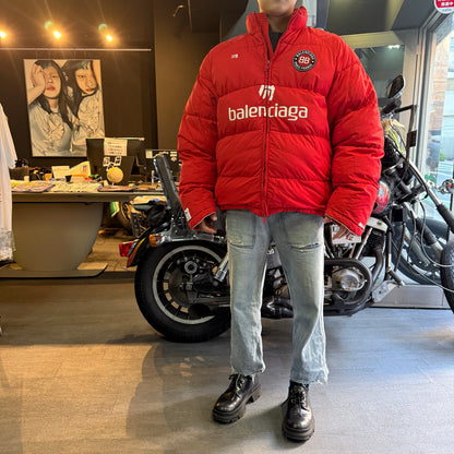 [BALENCIAGA] Balenciaga “FOOTBALL PRINT” logo down jacket