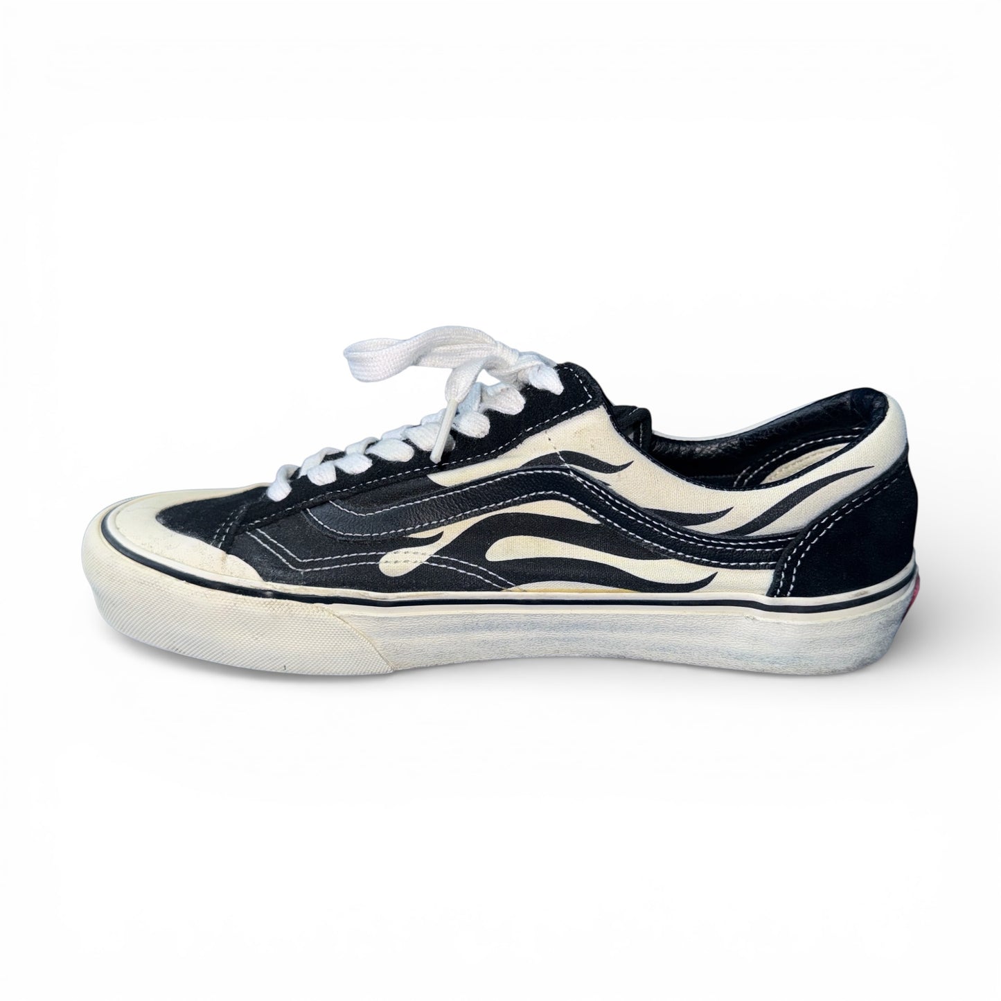 【VANS】ヴァンズ バンズ OLD SKOOL "BLACK / WHITE FLAME " スニーカー