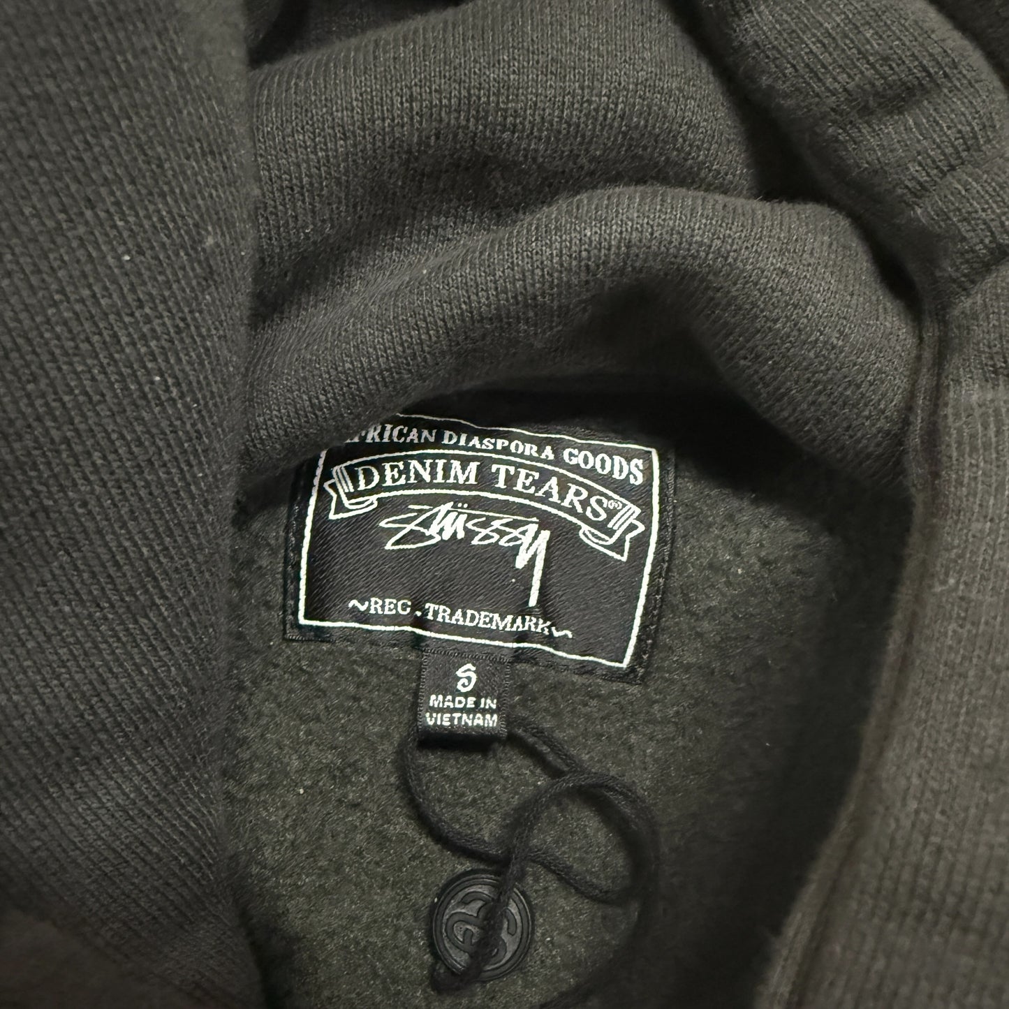 【STUSSY × DENIM TEARS】ステューシー デニムティアーズ 25SS Never Renage Hoodie