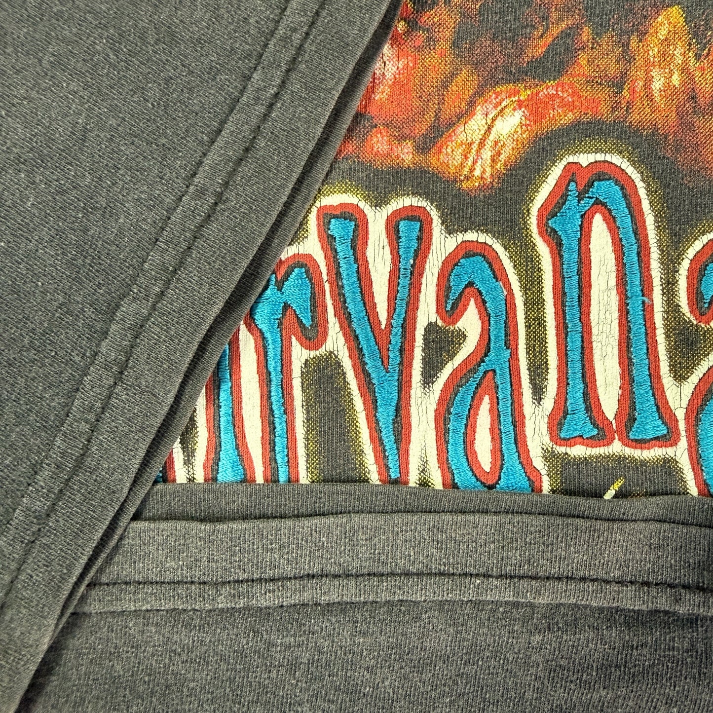 【NIRVANA】ニルヴァーナ カート・コバーン "A light in the darkness" 90's Vintage Tシャツ