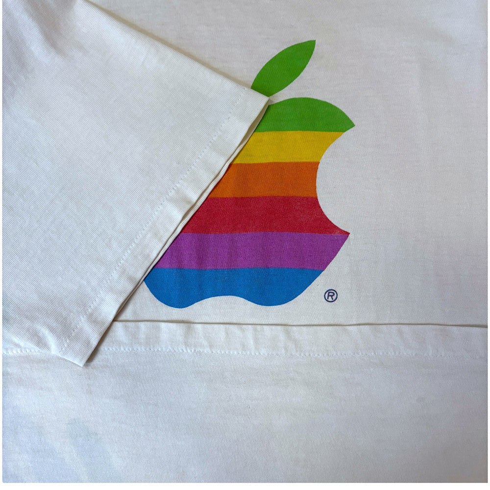 [Apple] Apple Colorful Logo The Mac Zone T-Shirt XL