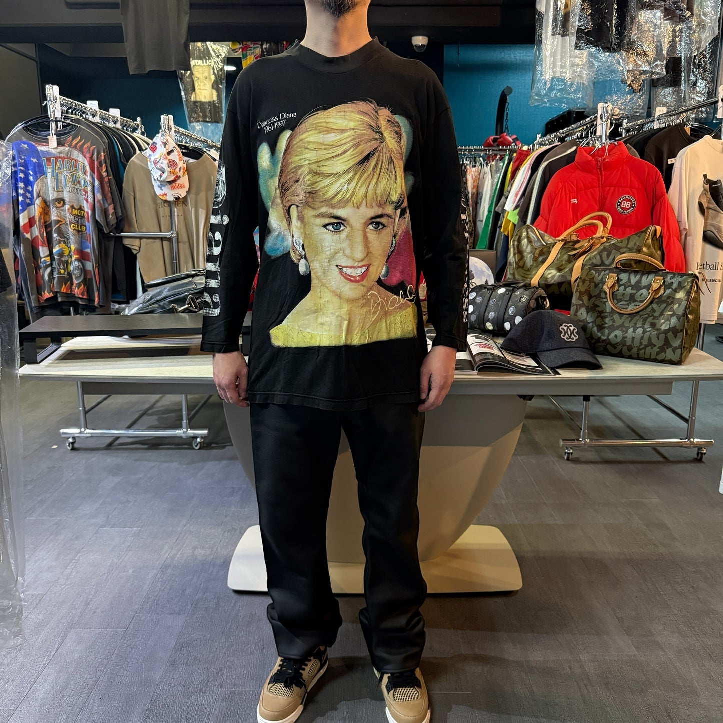【PRINCESS DIANA】プリンセス・ダイアナ メモリアル フォトプリント ロングスリーブTシャツ
