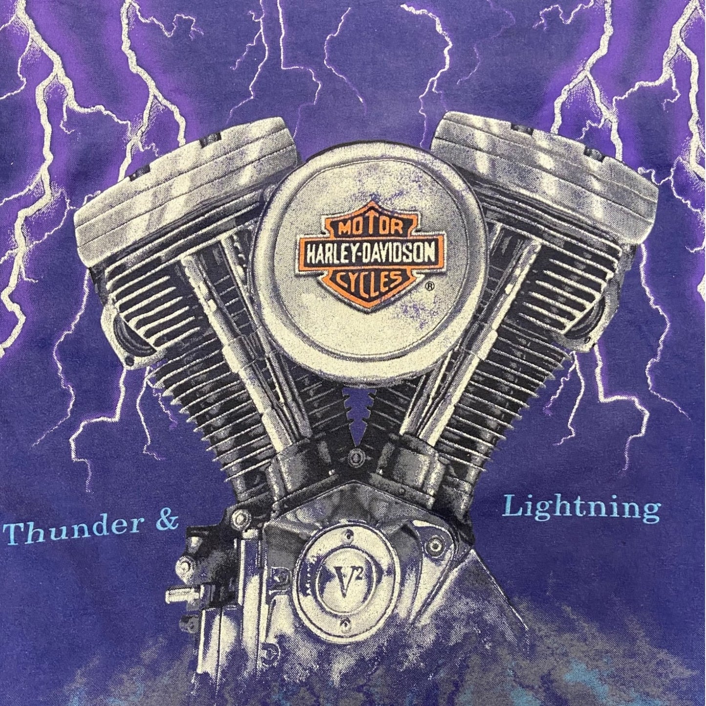 【HARLEY DAVIDSON Thunder & Lightning V-Twin Engine】ハーレーダビッドソン サンダー & ライトニング Vツイン エンジン （パープル）Tシャツ XL相当