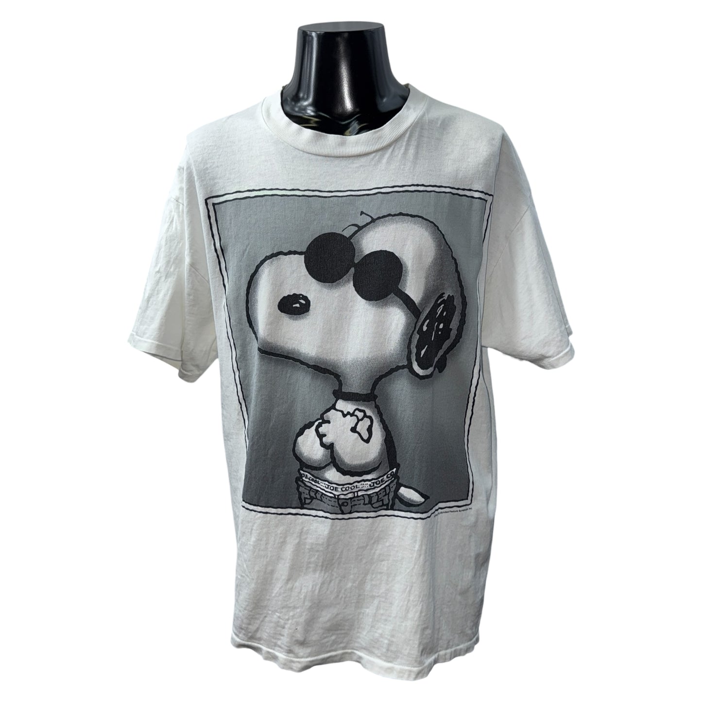 [PEANUTS] Snoopy "JOE COOL" Sunglasses Graphic T-shirt