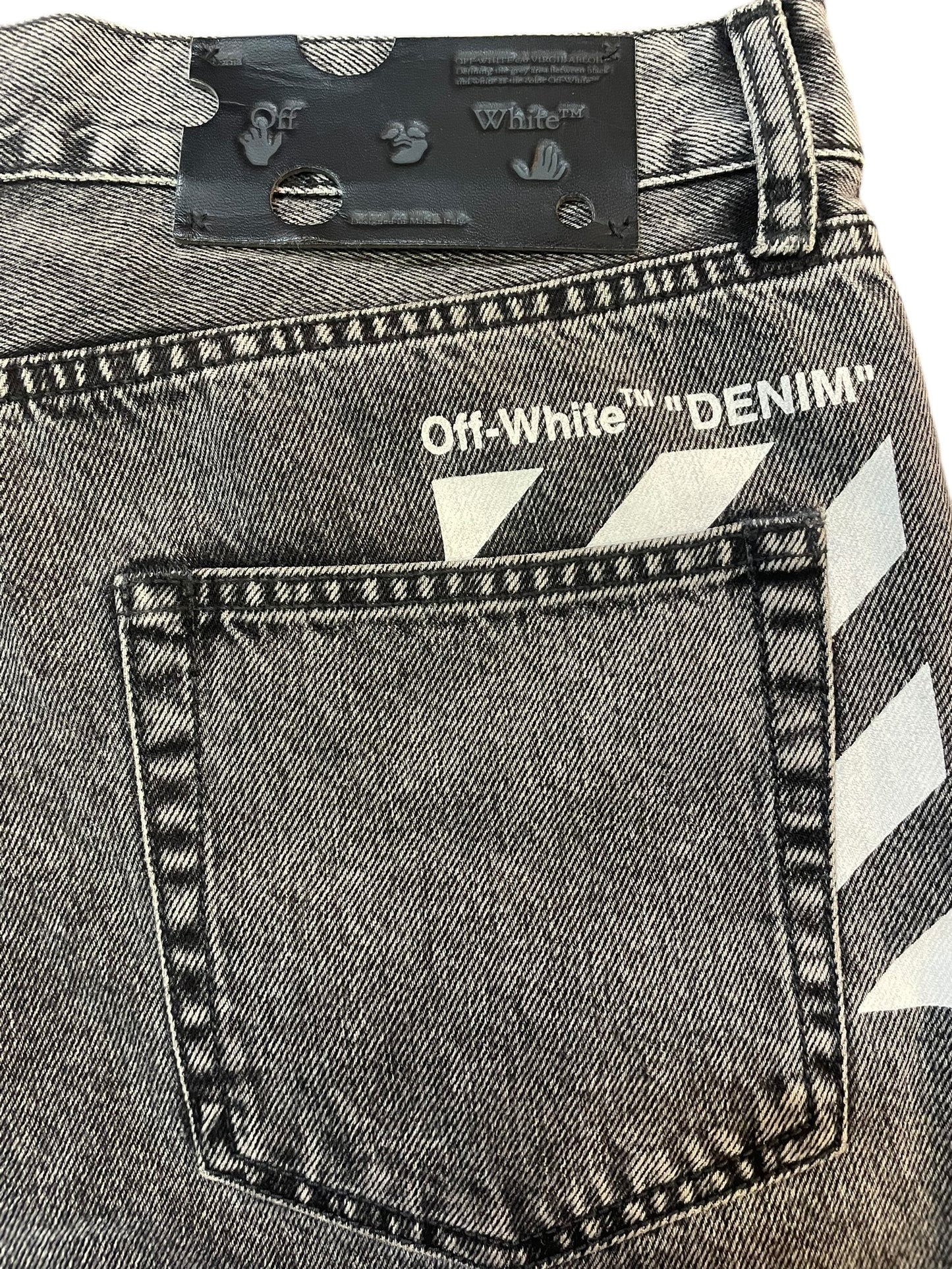 [OFF-WHITE] Off-White Chemical Wash Straight Denim Pants (Tag Included) Size: 33