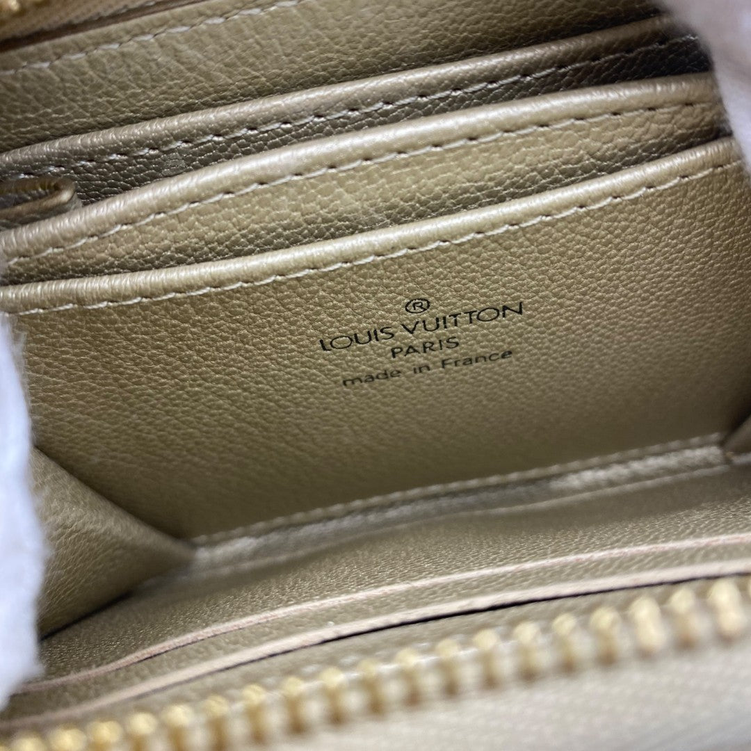 [LOUIS VUITTON] Louis Vuitton Exotic Leather Zippy Coin Purse in Alligator/Crocodile (Gold)
