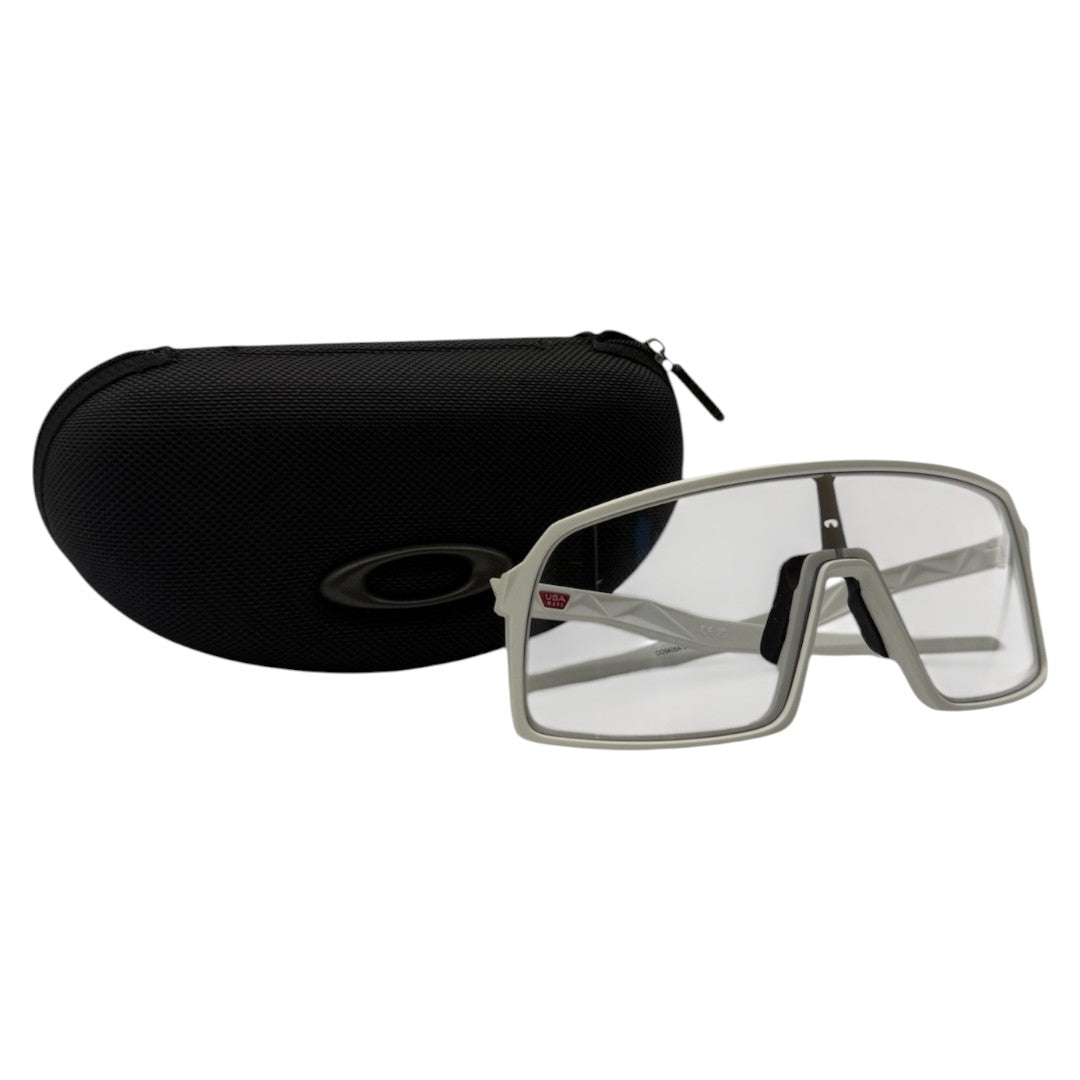 【Oakley】オークリー サングラス / SUTRO(スートロ) / Clear To Black/ MATTE WHITE / ワイド-ローブリッジフィット / OO9406A-3437